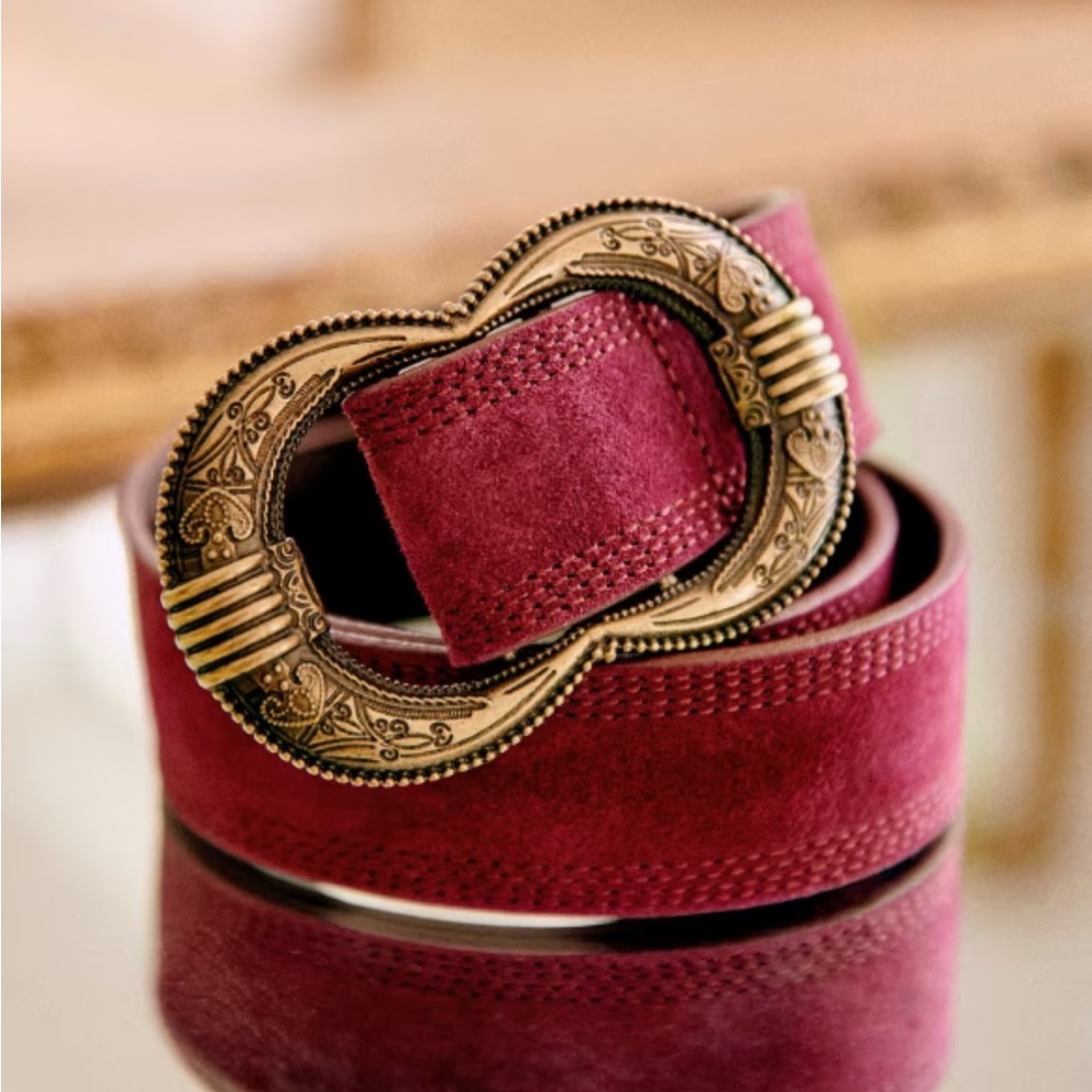 SEZANE GAIA BELT - leather - small - Raspberry with antique brass buckle.